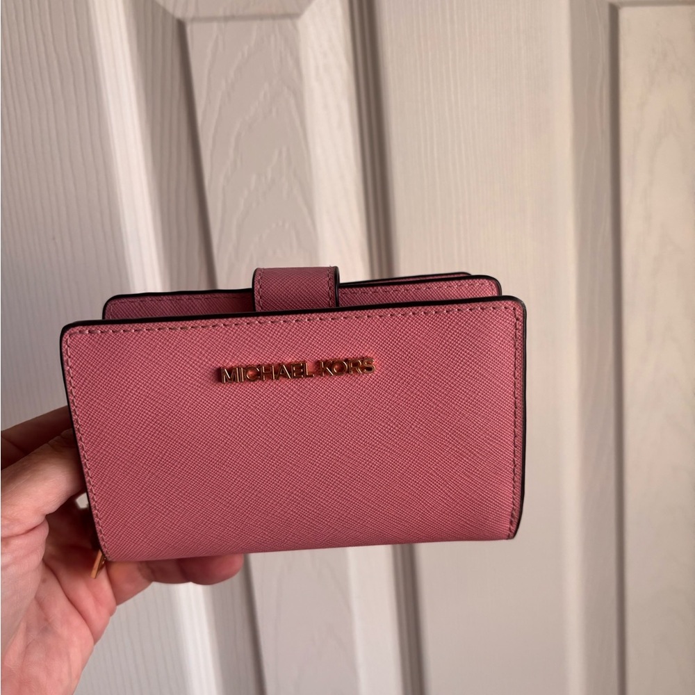 Michael Kors Rose Wallet